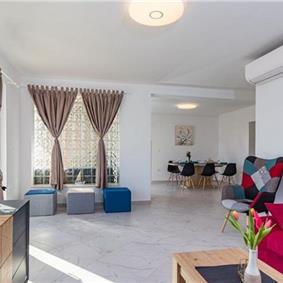 6 bedroom villa with pool near Pula, sleeps 12